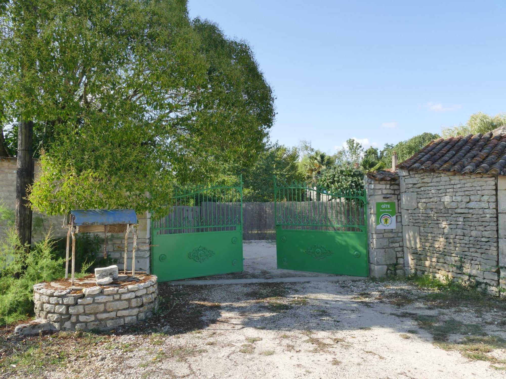 Le Gite De Malecot Gite Familial De 5 Personnes Coulon Kültér fotó